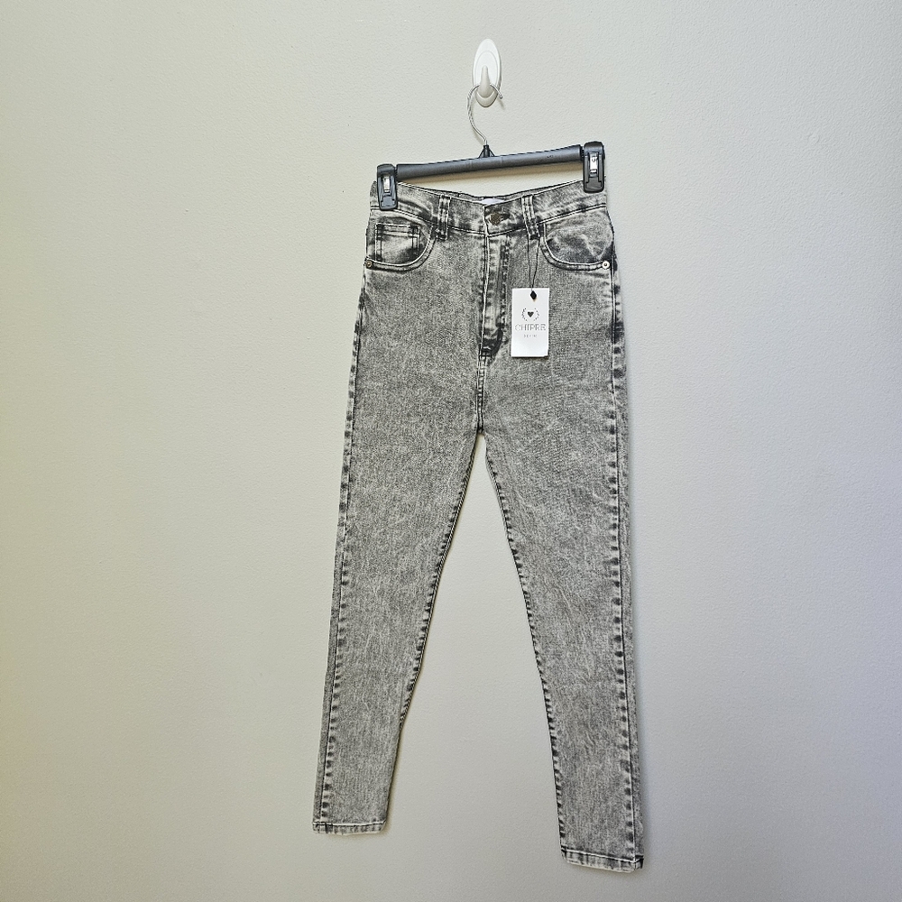 Women's Skinny Jeans - Black
Extremely good condition
Worn once
No tag